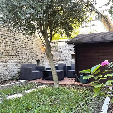 Le Jardin - Pl St Sauveur - Hypercentre Apartament